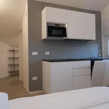 Piccola Finestra Su Apartment Trento